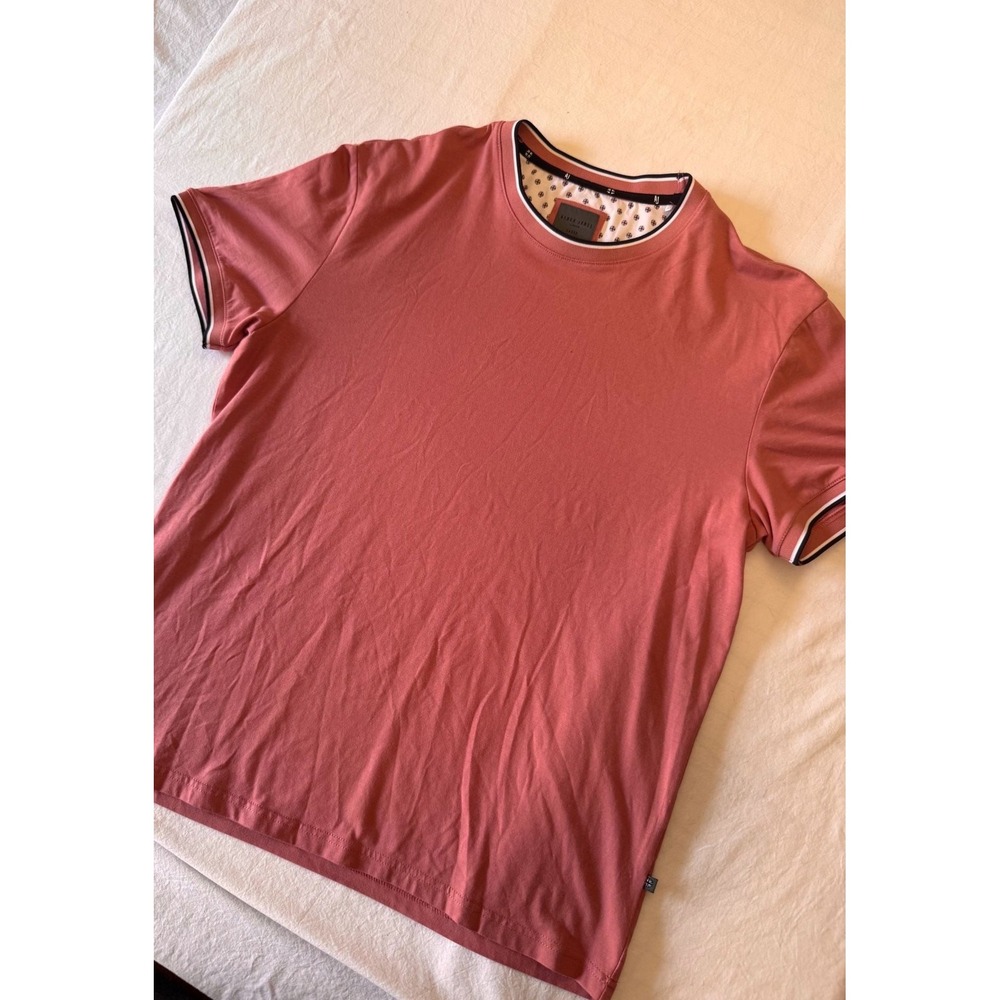 Asher Jones London Men's Crew Neck T-Shirt with Contrast Trim Collar and Sleeves